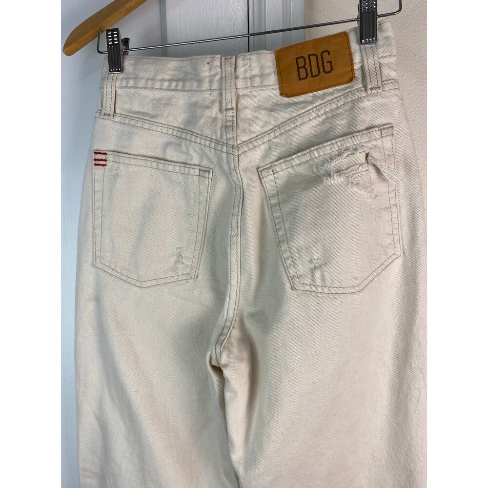 Urban Outfitters BDG Women's Size 26 Cream Distressed High Rise Baggy Jeans‎ * - Picture 7 of 10